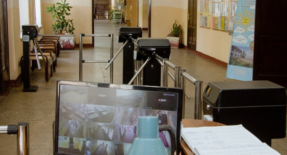 Для школ установили новые антитеррористические требования Для школ установили новые антитеррористические требования