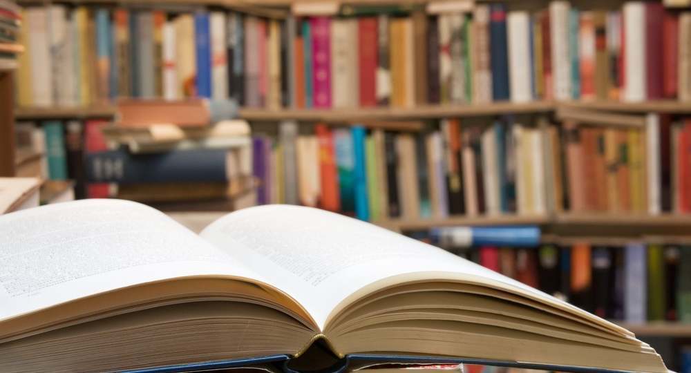 Белая, плотная и непрозрачная бумага, шрифт – достаточно крупный... Белая, плотная и непрозрачная бумага, шрифт – достаточно крупный...