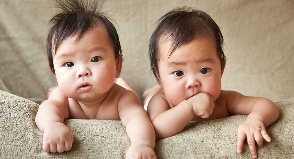 Мать продала новорожденных близнецов и купила новый телефон Мать продала новорожденных близнецов и купила новый телефон