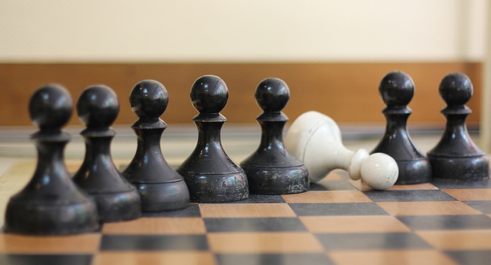 Птица-тройка российской школы: единообразие, клерикализация и военизация Птица-тройка российской школы: единообразие, клерикализация и военизация