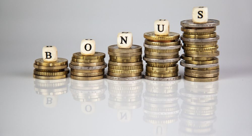 Стобалльники Ямала и их педагоги получат премии Стобалльники Ямала и их педагоги получат премии