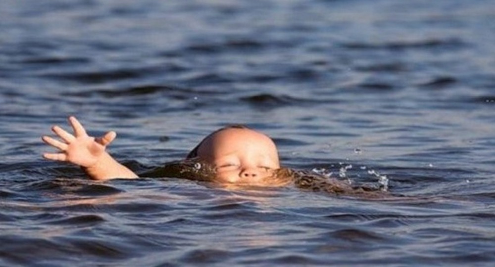 В России на летних каникулах погибло 436 детей В России на летних каникулах погибло 436 детей