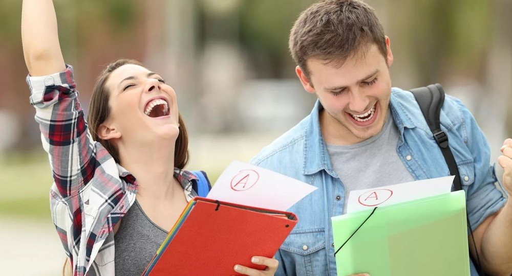 Олимпиадники против стобальников Олимпиадники против стобальников