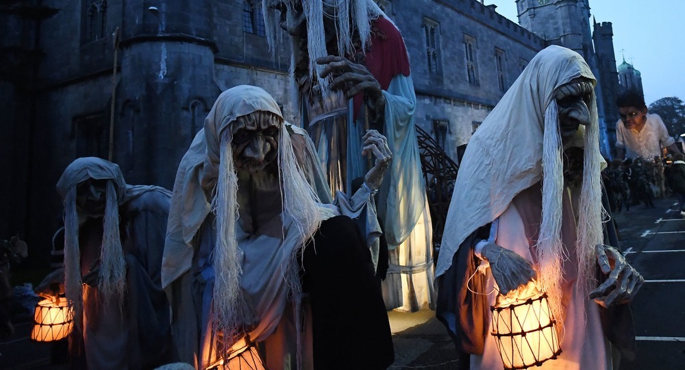 Александр Адамский комментирует инициативу доносить на празднование Хэллоуина Александр Адамский комментирует инициативу доносить на празднование Хэллоуина