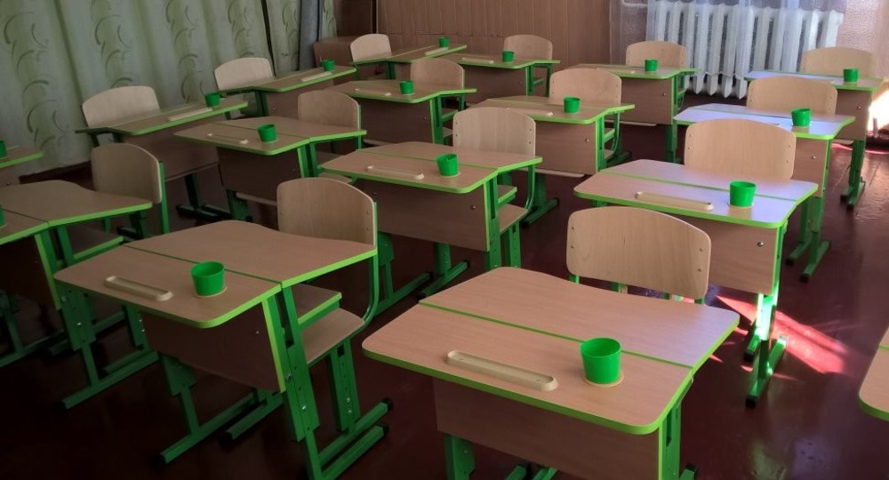 В школе Новокузнецка родителей первоклассников обязали закупить парты В школе Новокузнецка родителей первоклассников обязали закупить парты