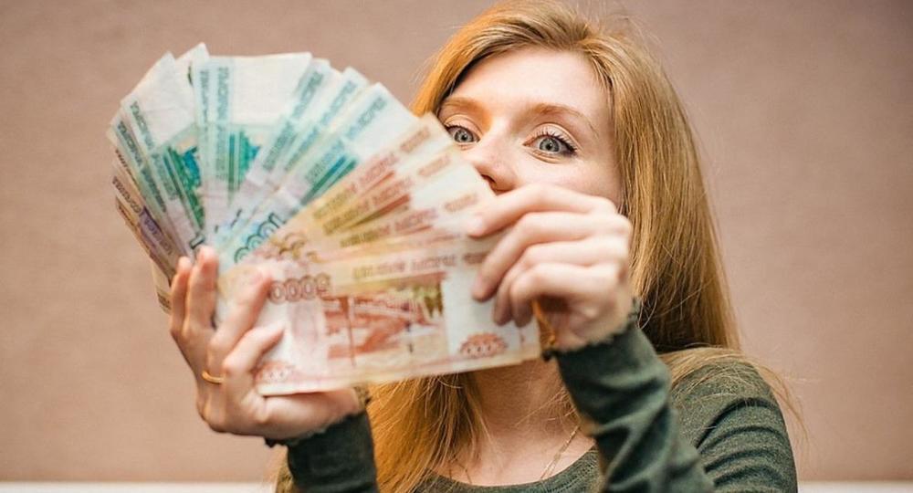 Саратовским бюджетникам подняли зарплаты задним числом Саратовским бюджетникам подняли зарплаты задним числом