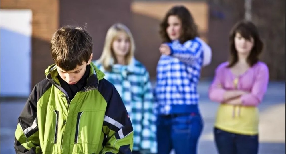 Его же затравили, потому что отказался делать подарок Его же затравили, потому что отказался делать подарок