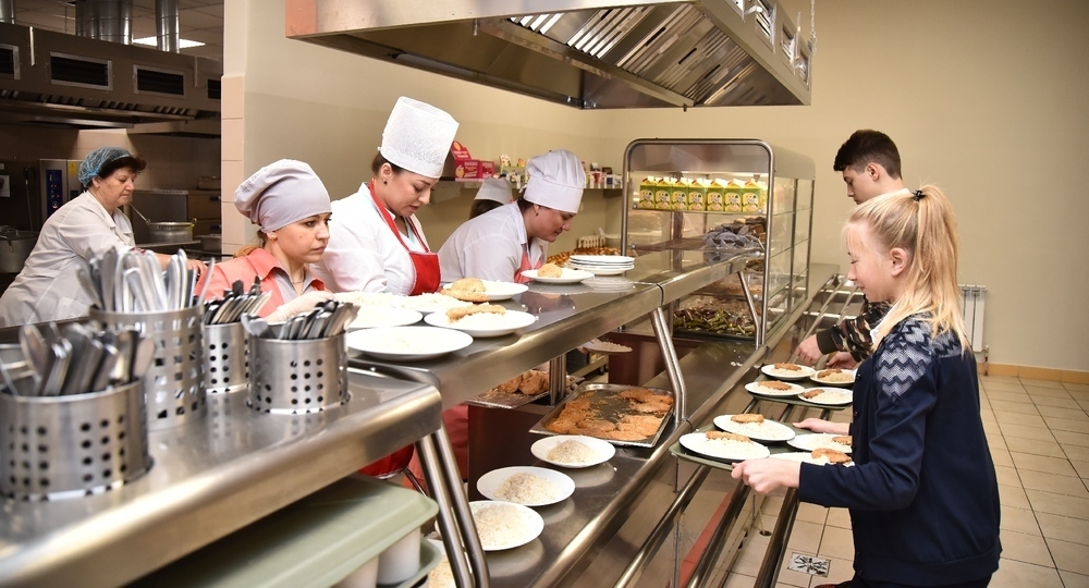 Ямальские школьники будут расплачиваться в столовых по отпечаткам пальцев Ямальские школьники будут расплачиваться в столовых по отпечаткам пальцев