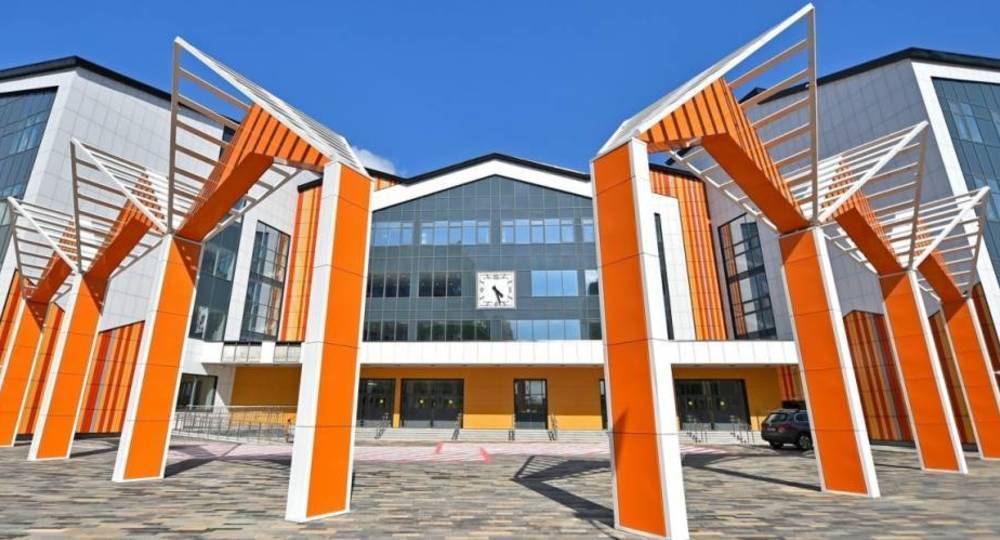 На ЗИЛе открылась школа-гигант на 2500 учеников На ЗИЛе открылась школа-гигант на 2500 учеников