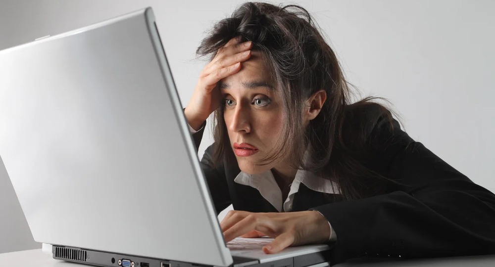 Учителям в Ростове поручили мониторить соцсети учеников Учителям в Ростове поручили мониторить соцсети учеников