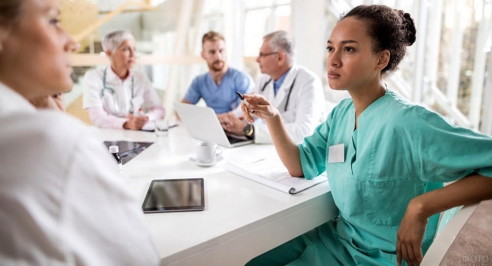 Леонид Рошаль поставил школьной медицине сегодня «троечку с минусом» Леонид Рошаль поставил школьной медицине сегодня «троечку с минусом»