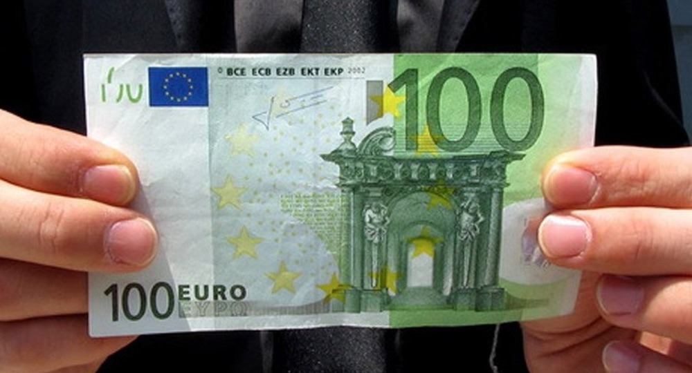 Итальянским учителям пообещали повысить зарплаты на 100 евро Итальянским учителям пообещали повысить зарплаты на 100 евро