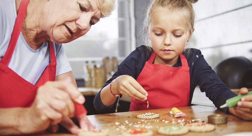 Ученые доказали, что бабушки перекармливают внуков Ученые доказали, что бабушки перекармливают внуков