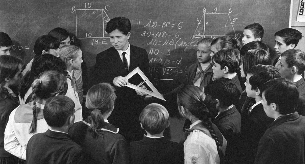 Эволюция системы повышения квалификации педагогов в нашей стране Эволюция системы повышения квалификации педагогов в нашей стране