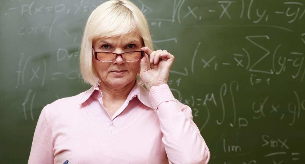 Агрессия детей объясняется падением авторитета педагогов в России Агрессия детей объясняется падением авторитета педагогов в России