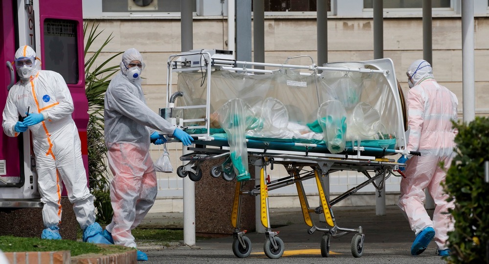 Леонид Рошаль назвал распространение вируса репетицией биологической войны Леонид Рошаль назвал распространение вируса репетицией биологической войны