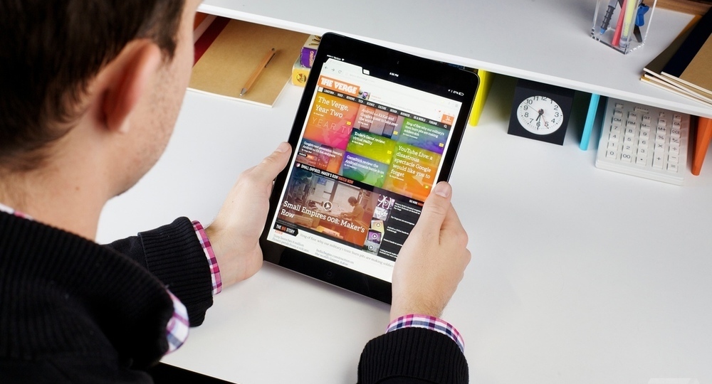 Петербургским школам подарят планшеты для дистанционного обучения Петербургским школам подарят планшеты для дистанционного обучения