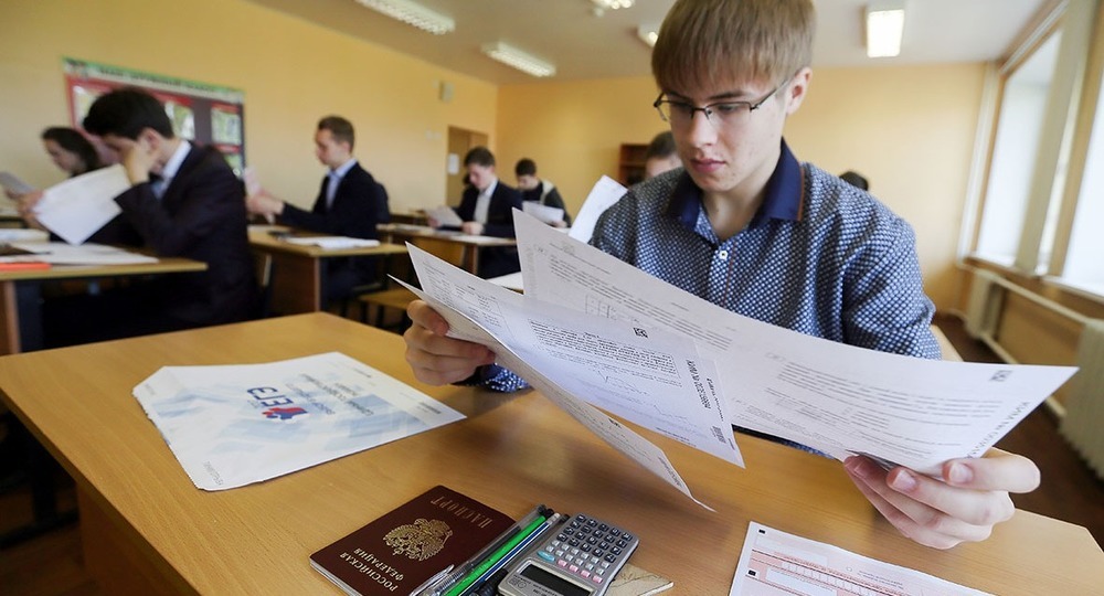 Глава Минздрава предложил перенести ЕГЭ на август-сентябрь Глава Минздрава предложил перенести ЕГЭ на август-сентябрь
