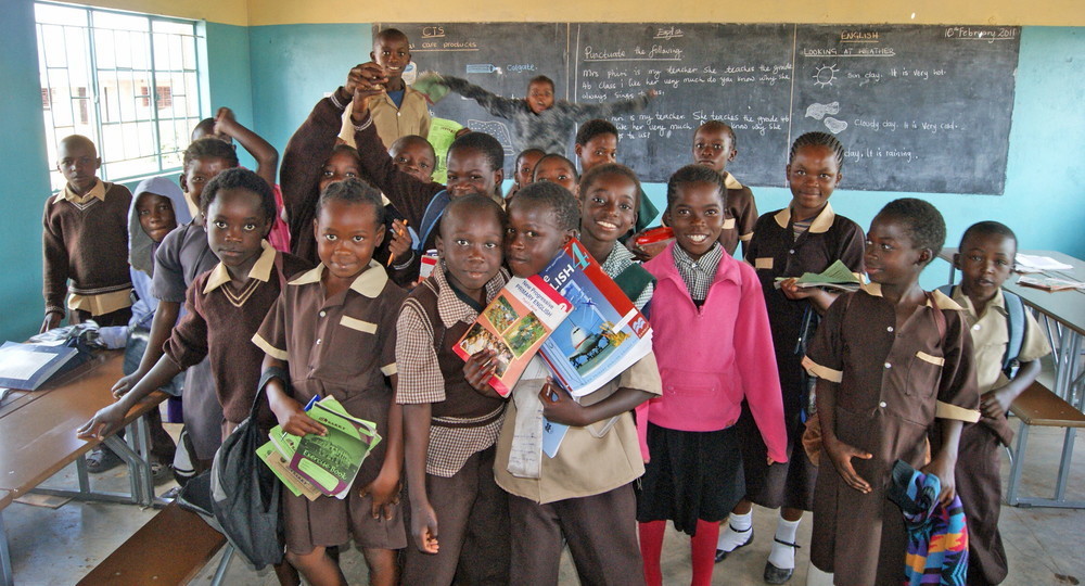 Учителя в ЮАР выступают против открытия школ Учителя в ЮАР выступают против открытия школ