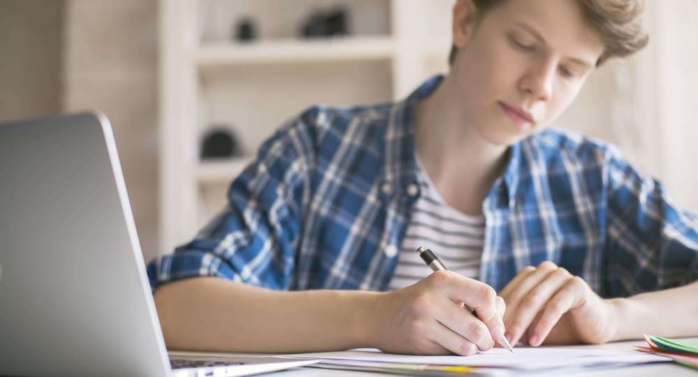 В Госдуме предложили разрешить сразу пересдавать профильные ЕГЭ В Госдуме предложили разрешить сразу пересдавать профильные ЕГЭ