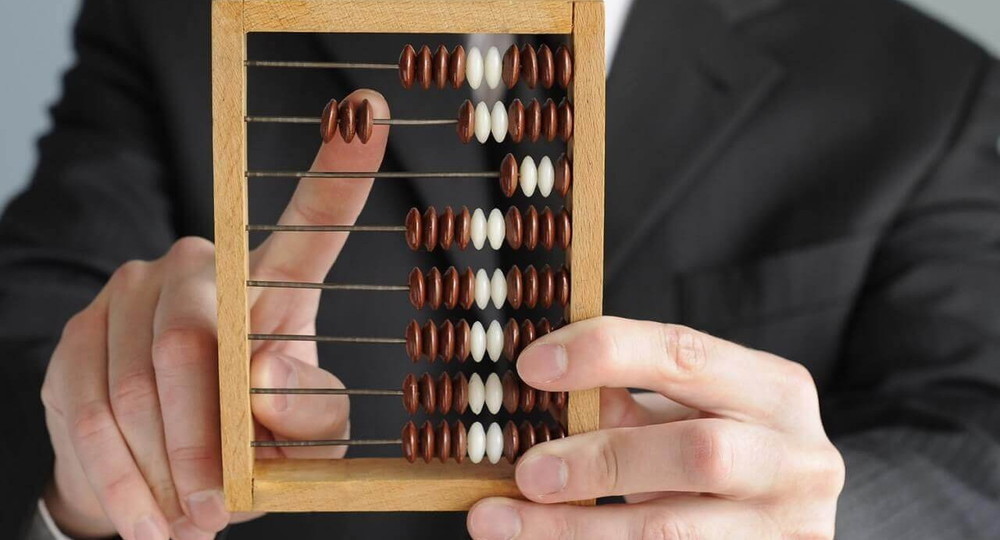 Александр Адамский предлагает создать единую систему оплаты труда учителей