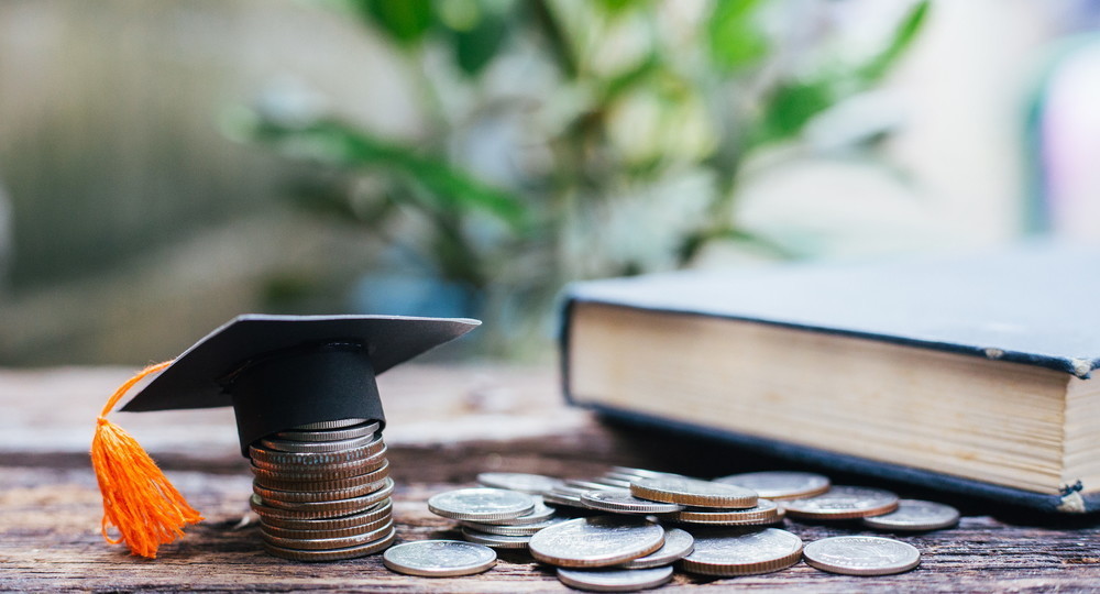 Выпускникам школ Якутии выдадут по пять тысяч рублей Выпускникам школ Якутии выдадут по пять тысяч рублей