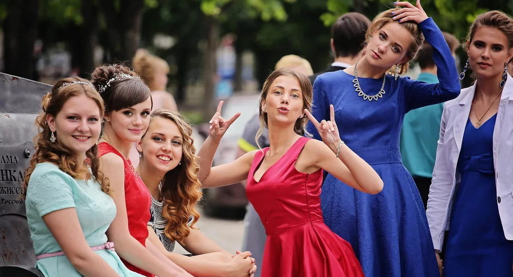 12 регионов решили провести выпускные у школьников очно