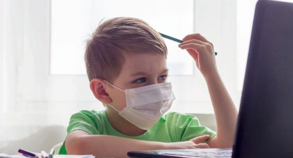 Школьников будут переводить на онлайн-обучение при вспышках простуды Школьников будут переводить на онлайн-обучение при вспышках простуды