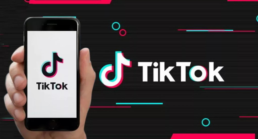Липсинки, мемы, танцы под песни: что ты вообще такое Tik-Tok?