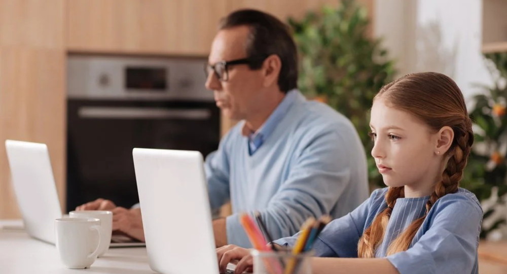 Дистанционное образование заставило родителей учиться вместе с детьми Дистанционное образование заставило родителей учиться вместе с детьми