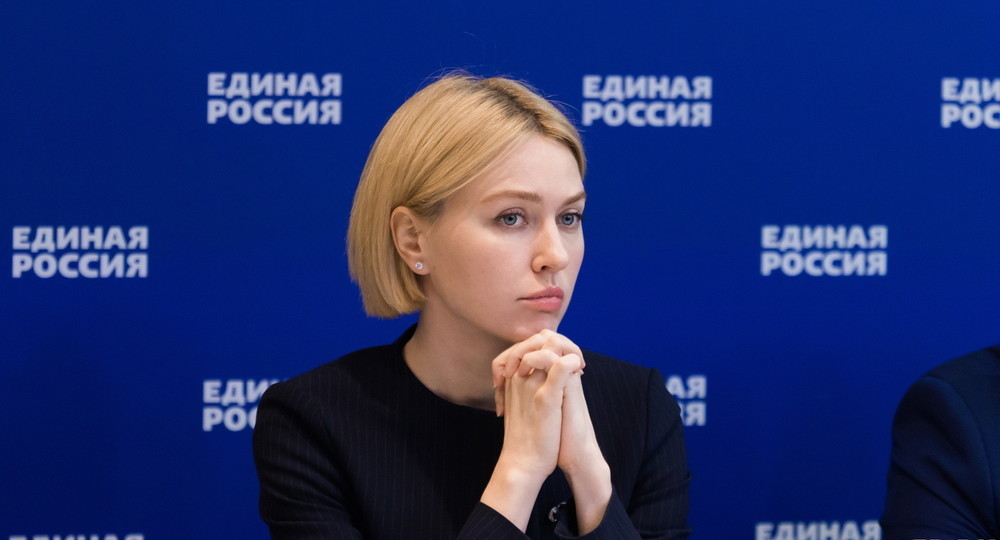 Алена Аршинова: единая система оплаты труда защитит учителей