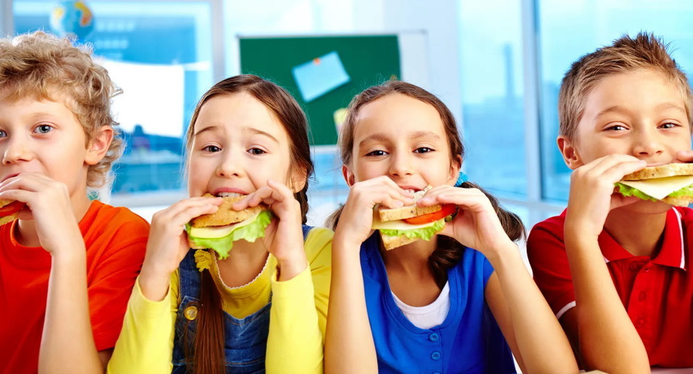 Мишустин поручил найти решение для отстающих по горячему питанию школ Мишустин поручил найти решение для отстающих по горячему питанию школ