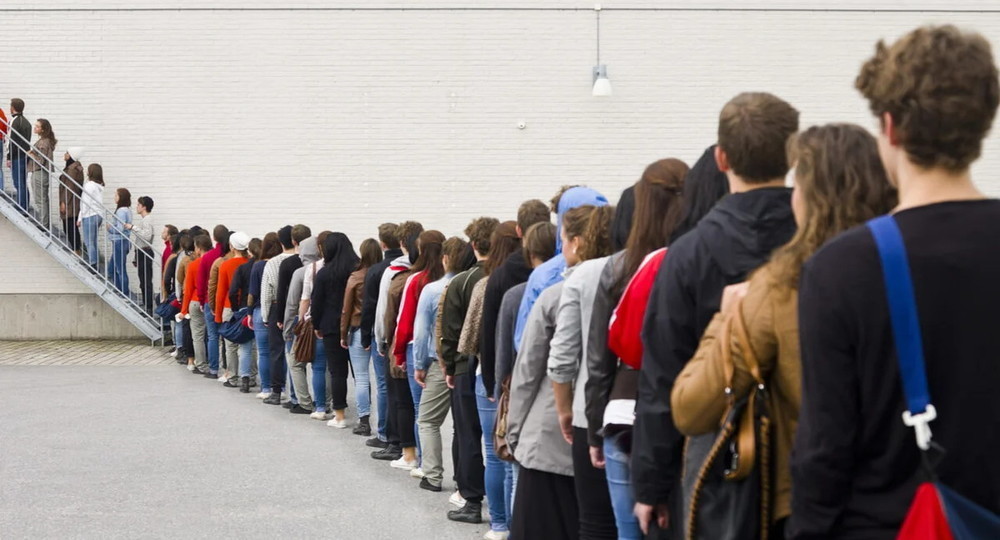 Сергей Кравцов: Очередей у школ быть не должно Сергей Кравцов: Очередей у школ быть не должно