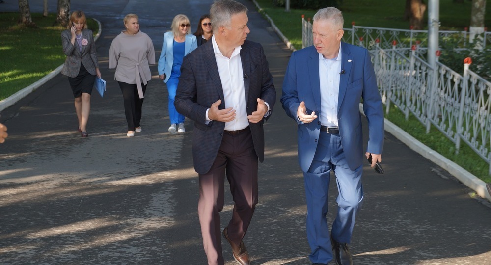 ​В Южно-Сахалинске на образовательном форуме смоделировали сетевую школу