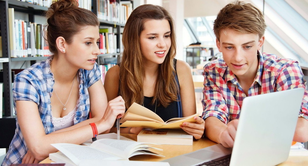 Абитуриентам из многодетных семей хотят дать еще одну льготу