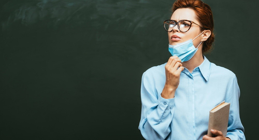 В школах Перми введен масочный режим для учителей во внеурочное время
