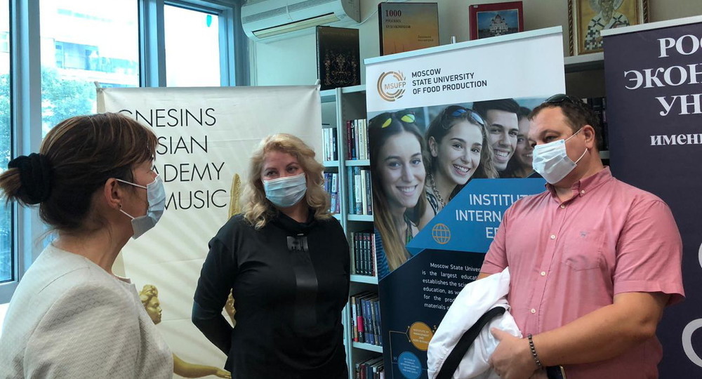 Российские вузы приехали в Черногорию Российские вузы приехали в Черногорию