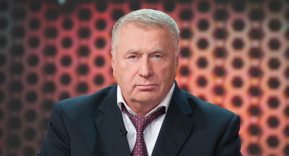 Жириновский предложил заменить слово «селфи» на «себяшку» Жириновский предложил заменить слово «селфи» на «себяшку»