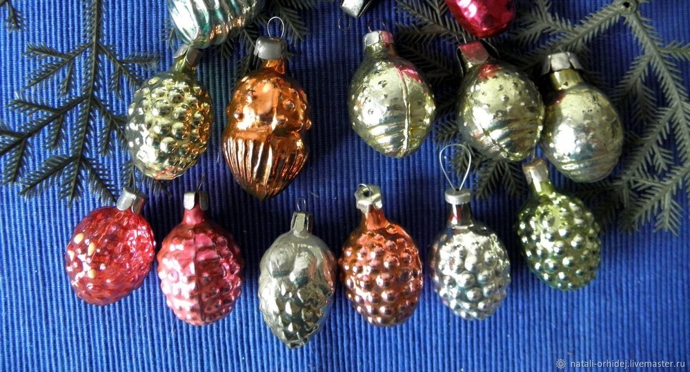 В московской школе № 1391 проходит выставка советских новогодних игрушек В московской школе № 1391 проходит выставка советских новогодних игрушек