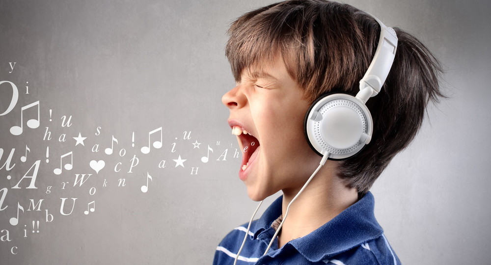 Школьникам рекомендовали не открывать рот широко