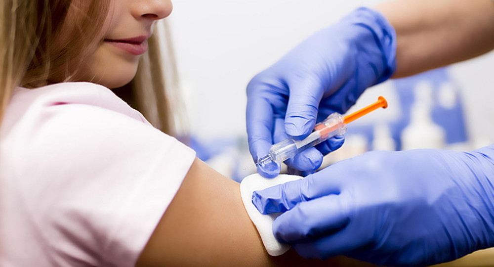 Вакцинация учителей: добровольная или рекомендуется?