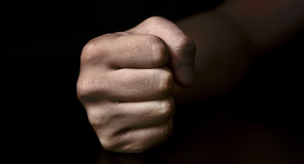 В Смоленске учительница пригласила взрослого сына для наказания ученика В Смоленске учительница пригласила взрослого сына для наказания ученика