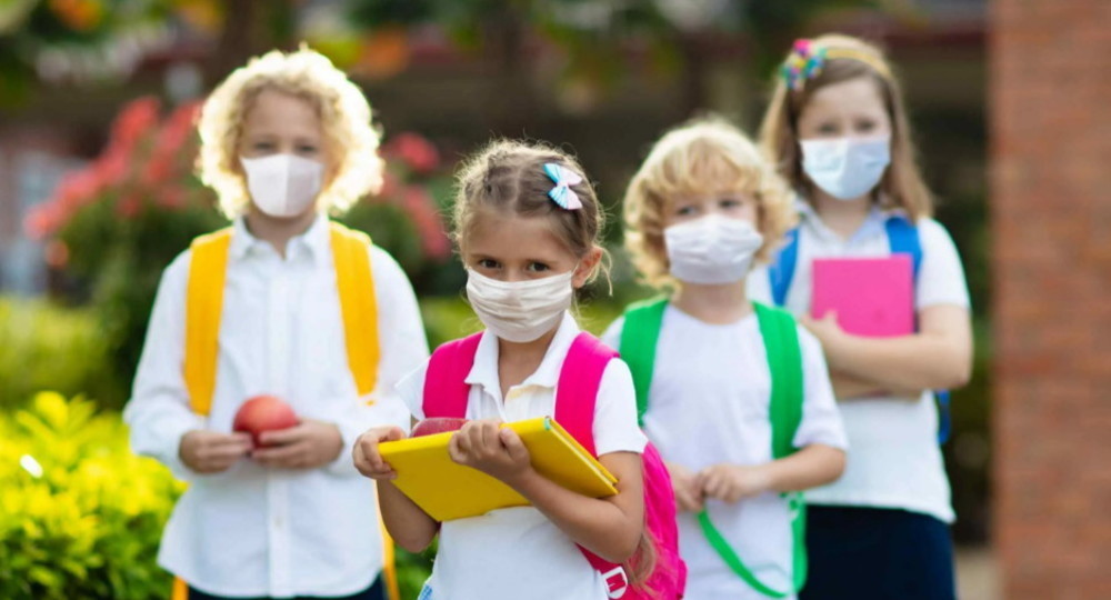 После каникул итальянские школьники вернутся за парты в масках После каникул итальянские школьники вернутся за парты в масках