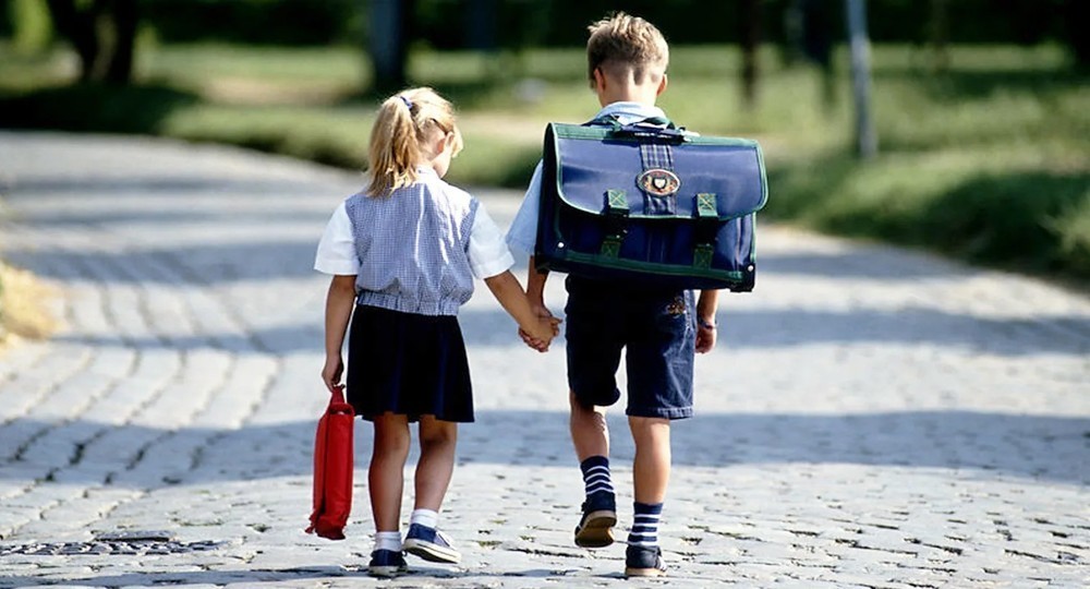 Владимир Путин подписал закон о зачислении в одну школу братьев и сестер