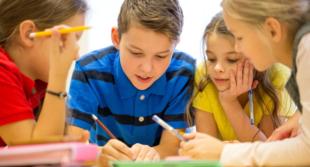 Путин отметил плюсы совместного обучения мальчиков и девочек Путин отметил плюсы совместного обучения мальчиков и девочек