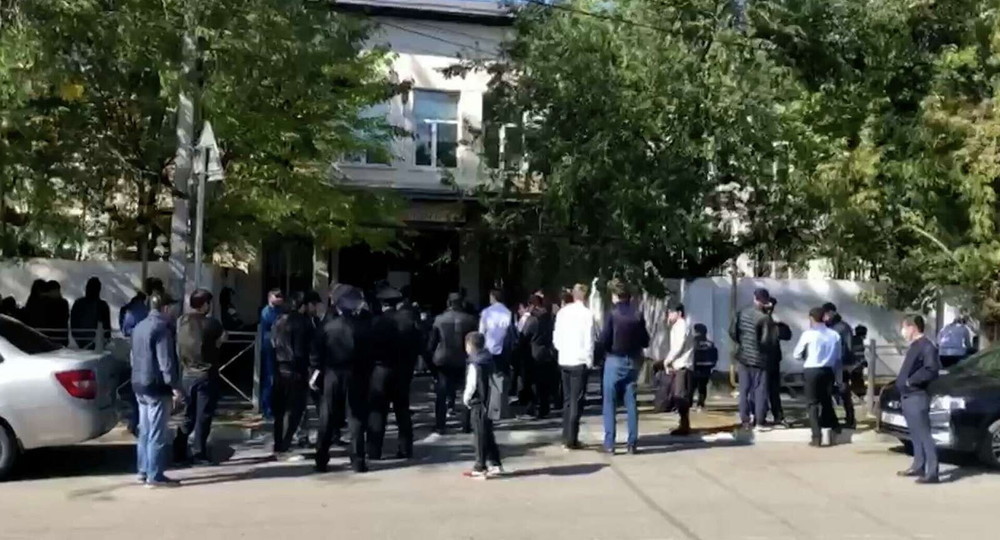 Уволен директор школы в Дагестане, где убили девятиклассника Уволен директор школы в Дагестане, где убили девятиклассника