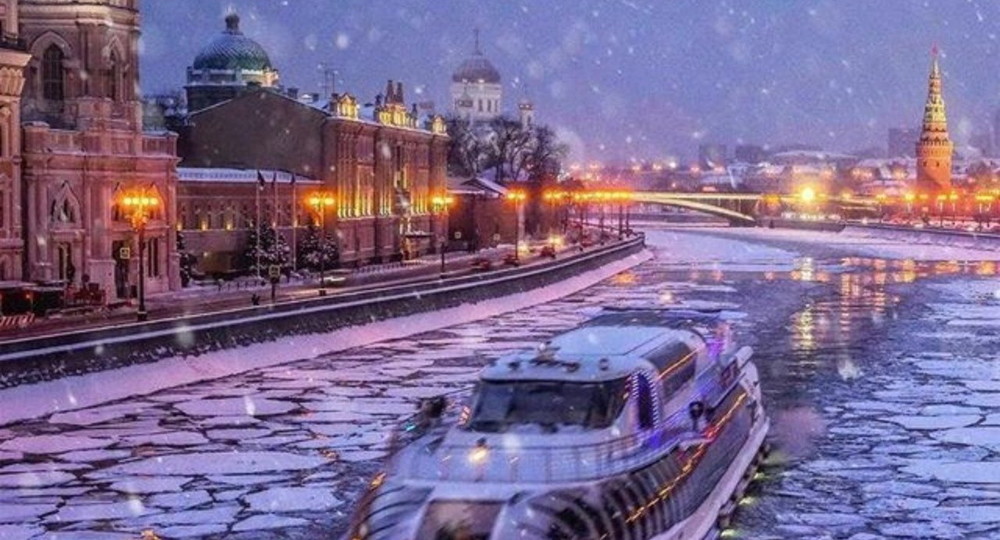 Аномальный снегопад, штормовой ветер, гололедица и «барическая пропасть»: что пообещали москвичам к концу недели