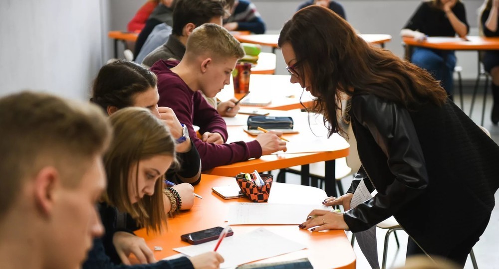 СК предложил заменить классных руководителей в школе тьюторами