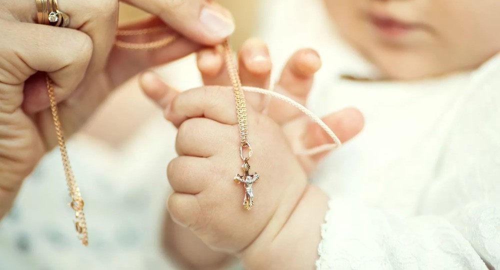 Задержана воспитатель детсада, воровавшая у детей золотые крестики