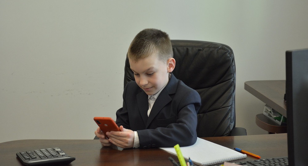 Ученики московской школы № 2120 заняли кресло директора